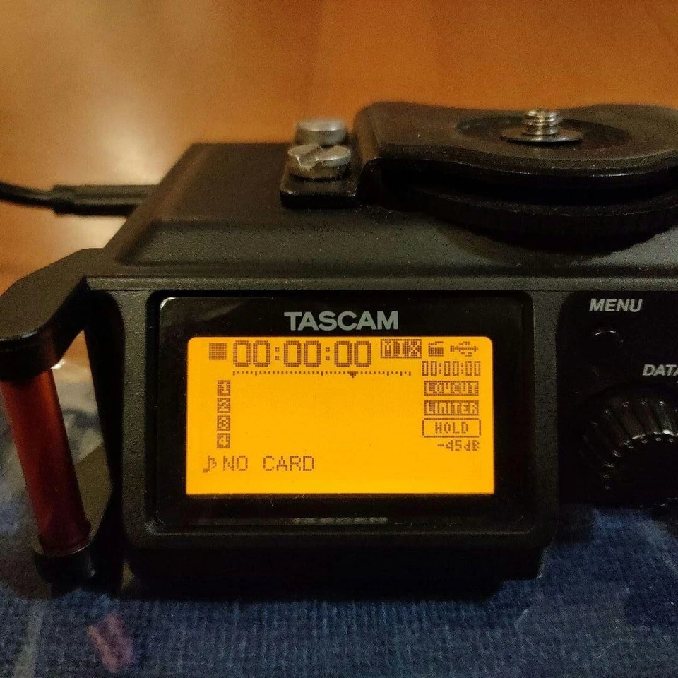 TASCAM DR-70D 4-Kanal Audio Aufnahmegerät Tragbarer Field Recorder Schwarz - Bild 3 von 4