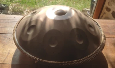 Handpan professionnel 22" / 9 notes accord D (ré) mineur . video/son disponible - Photo 1/4