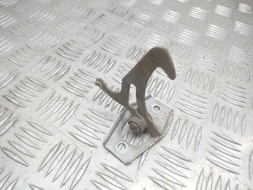 1998 Schließbügel Schließplatte Fanghaken Motorhaube UST100910