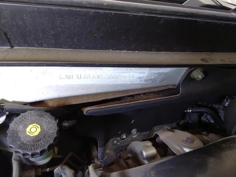 MITSUBISHI OUTLANDER ZJ-ZL 10/2013-07/2021 LEFT GUARD LINER  - image 4 of 4