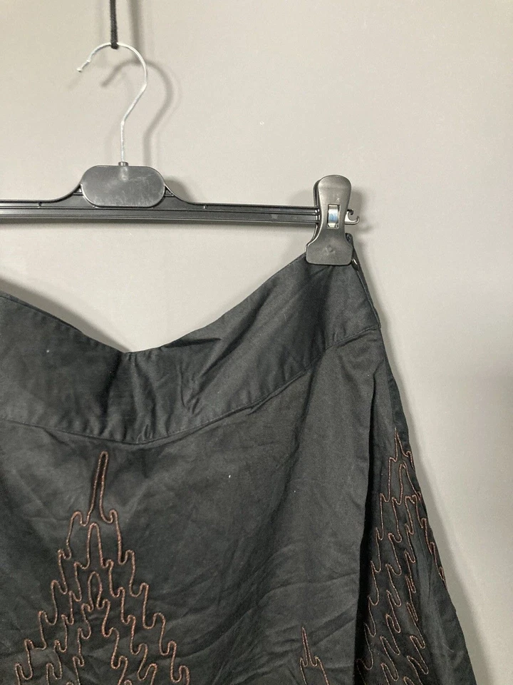 Falda REISS - Talla UK12 W30 - Negra - Excelente Estado - Para Mujer’s Foto 4 de 4