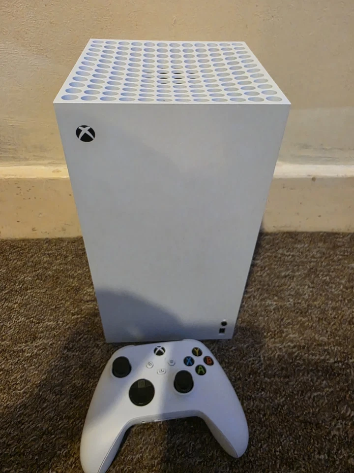 Microsoft Xbox Series X Digital Edition, photo 2 of 3