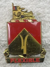Original: 94th  Field Artillery  DI / DUI / crest  GCB  64 101825(plastic coated