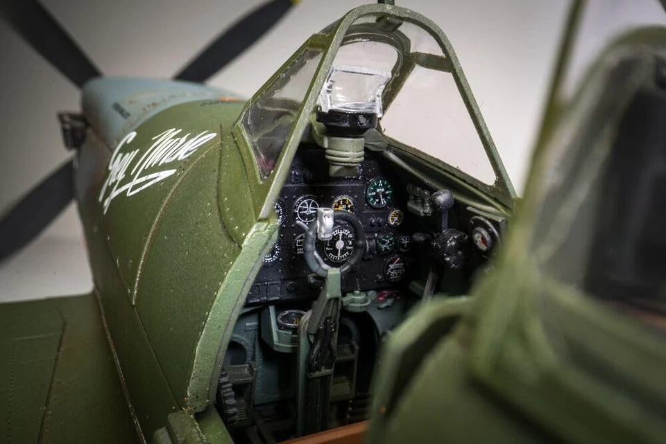 Airfix A17002 Modellbausatz, Geformte Farbe — 第 4/4 张图片