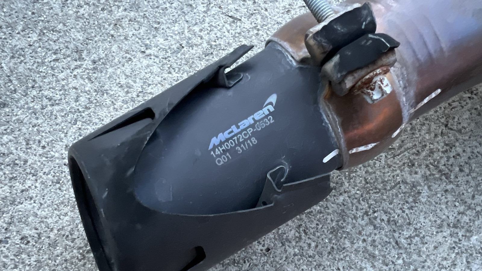 2018-2020 Mclaren 720s Exhaust Muffler W/ Black Tips Oem
