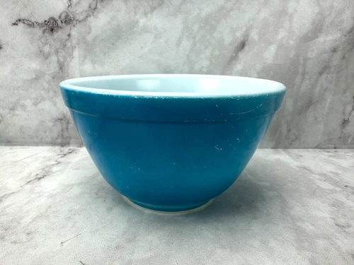Pyrex Primary Color Blue Mixing Bowl 1-1/2 pt Nesting Vintage #401 Small Chip