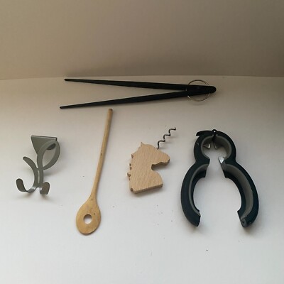 Assortment of Kitchen Tools and Utensil Set Great Condition Fall