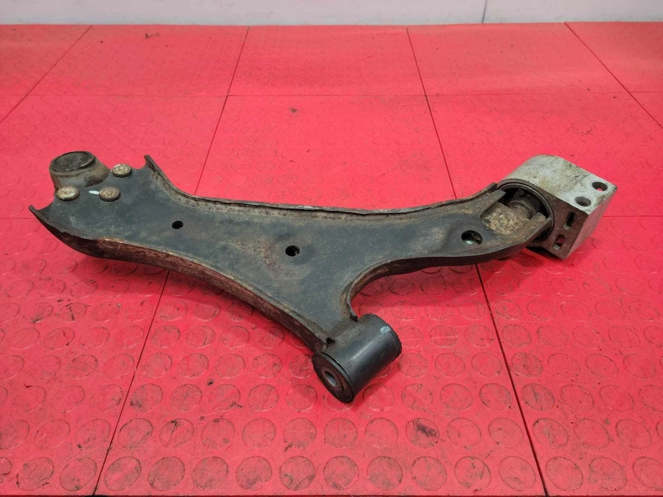 Brazo de control inferior delantero Saturn Vue 2008-2010 lado del conductor izquierdo OEM 25848407 Foto 2 de 4