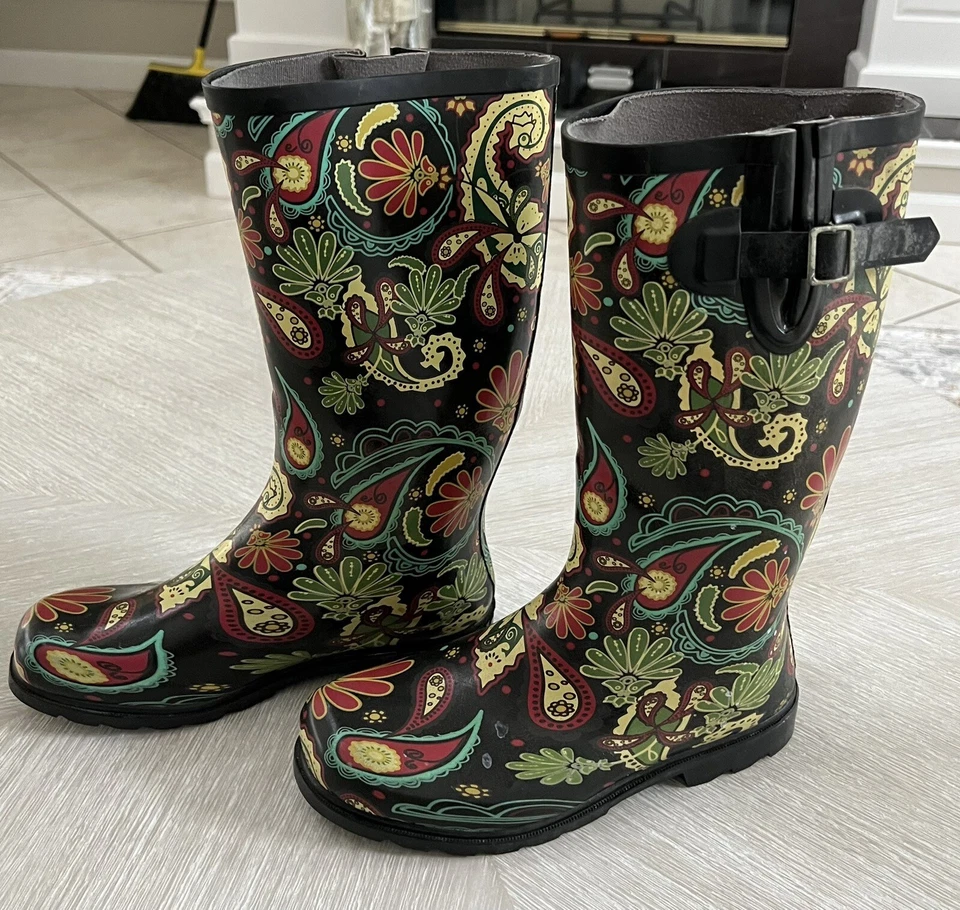 Botas de lluvia de goma Nomad para mujer talla 6. Boho Paisley Floral. Foto 2 de 4
