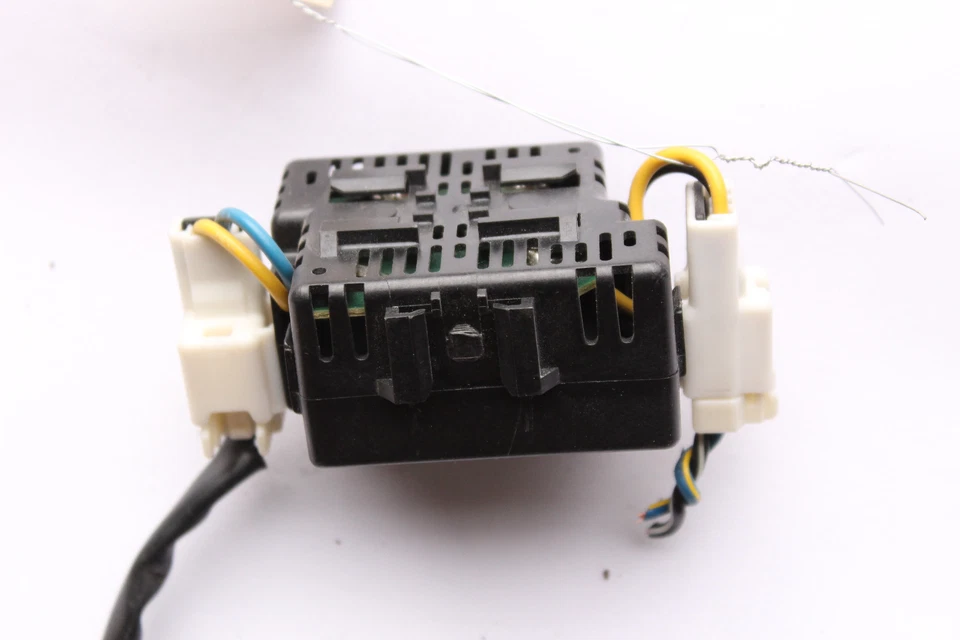 Módulo de bobina de supresión de ruido Infiniti M35 M45 2006-2007 chasis ECM V339 Foto 3 de 4