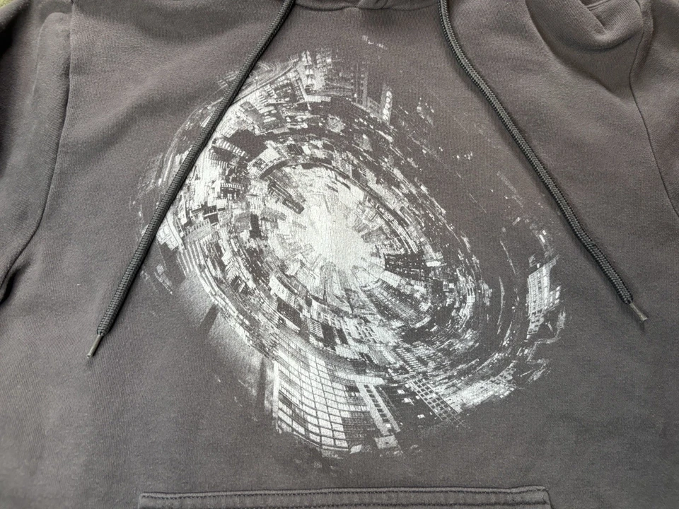 Sudadera con Capucha Y2K Forever 21 De Colección Para Hombre Gris Mediana Twisted City Preppy Foto 2 de 4