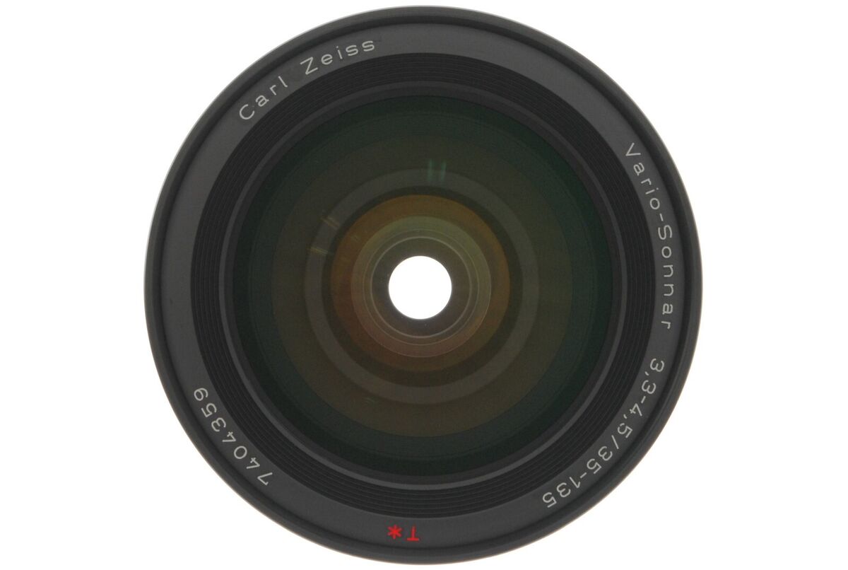 CONTAX Carl Zeiss Vario-Sonnar 35-135mm f/3.3-4.5 T* MMJ CONTAX Carl Zeiss Vario-Sonnar 35-135mm f/3.3-4.5 T* MMJ