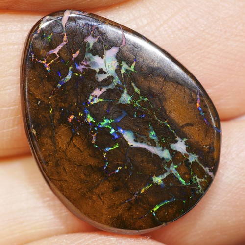 Boulder Matrix Opal Multicolor 13.55 ct Queensland – Australien Boulder Matrix Opal Multicolor 13.55 ct Queensland – Australien