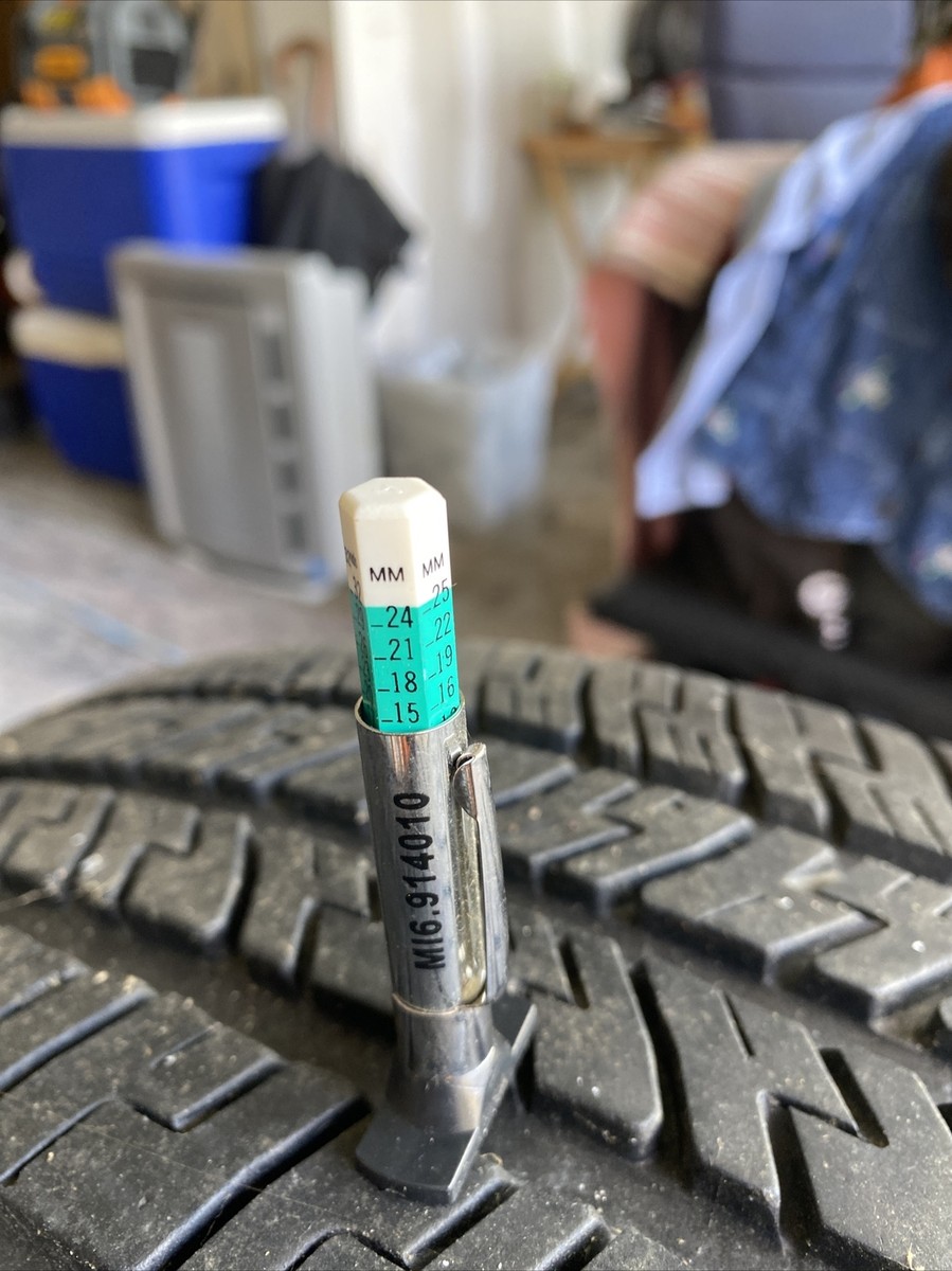 Single-Used-225/60R18 Goodyear Eagle RS-A 99W 15/32 DOT 4219