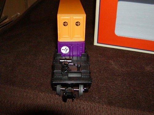 Lionel 2328340 Halloween Graffiti Maxi-Stack Flatcar Containers New 2023 Sealed - Picture 10 of 14