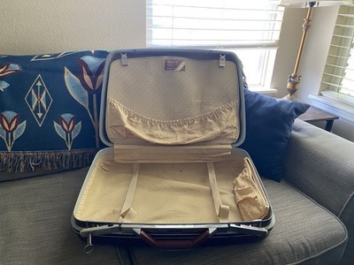 Vintage Samsonite Red Hard Case Suitcase Clamshell   With Keys aprox 22x17x7