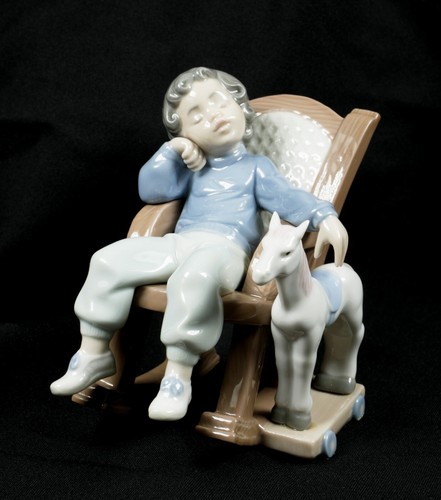 Rare Lladro Retired Figure ~ 5846 ~ All Tuckered Out~ Boy Sleeping in Chair - Picture 3 of 6