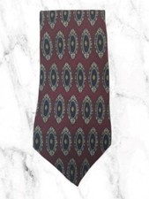 ROUNDTREE & YORKE Hand Sewn Foulard Gothic Pattern All Silk Made in USA Necktie!
