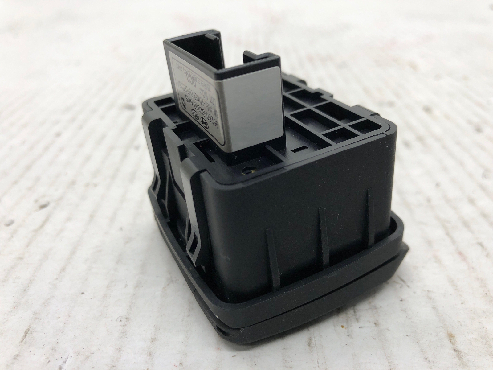 2020-2025 HYUNDAI PALISADE OEM REAR CENTER CONSOLE POWER OUTLET 115V 150W