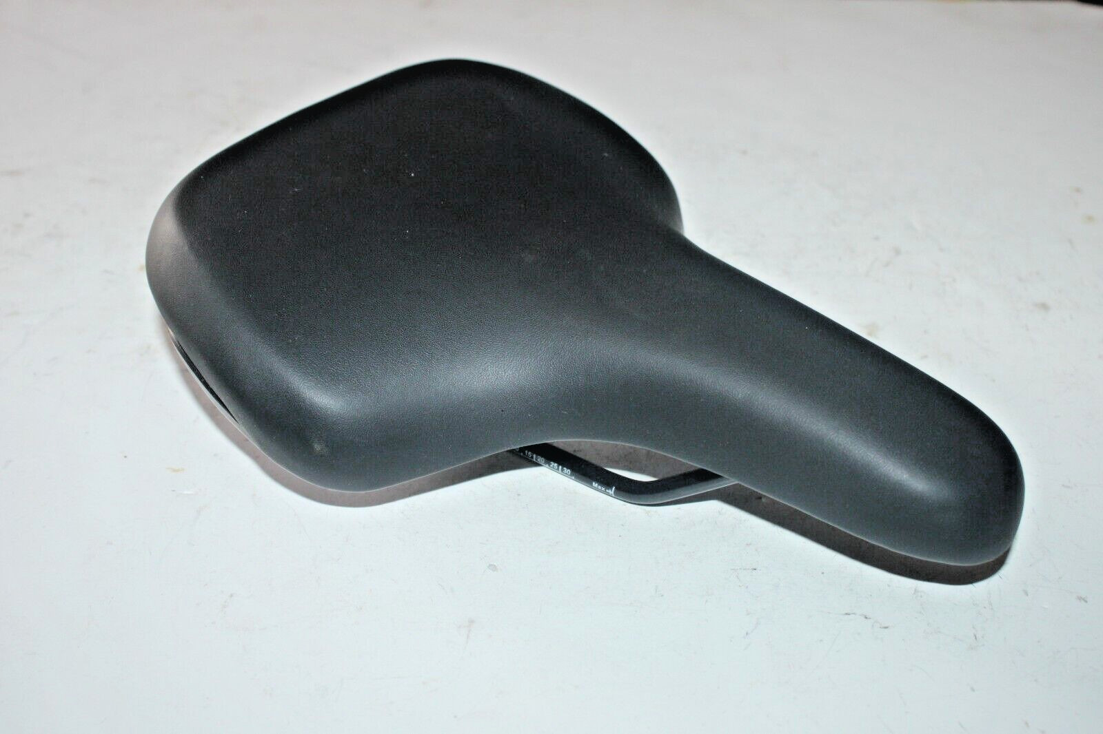 Velo City Hybrid Bike Saddle 265/200mm Black Comfort Cruiser