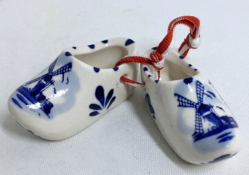 "Par de zapatos de colección Delft Holanda Holanda Miniatura Azul Zueco Porcelana 2,5" - Imagen 5 de 6