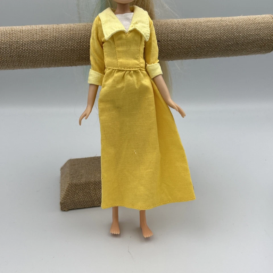 Disney Store Princesa Tiana Princesa y la Rana Vestido Amarillo para Muñeca de Moda Foto 2 de 4