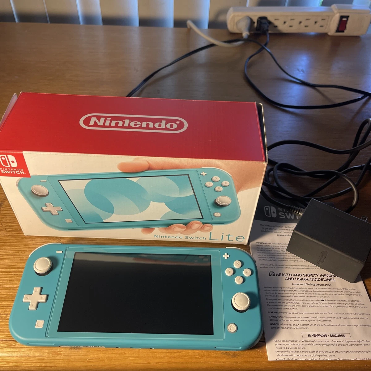 Nintendo Switch Lite Turquoise W SUPER MARIO 3D ALL STARS Box