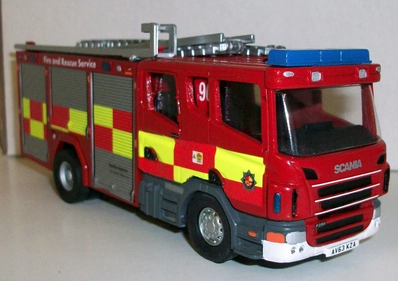 Fire Brigade Models 1/50 Scale - FBM1 Scania Bedfordshire Fire & Rescue Service - Image 3 of 4