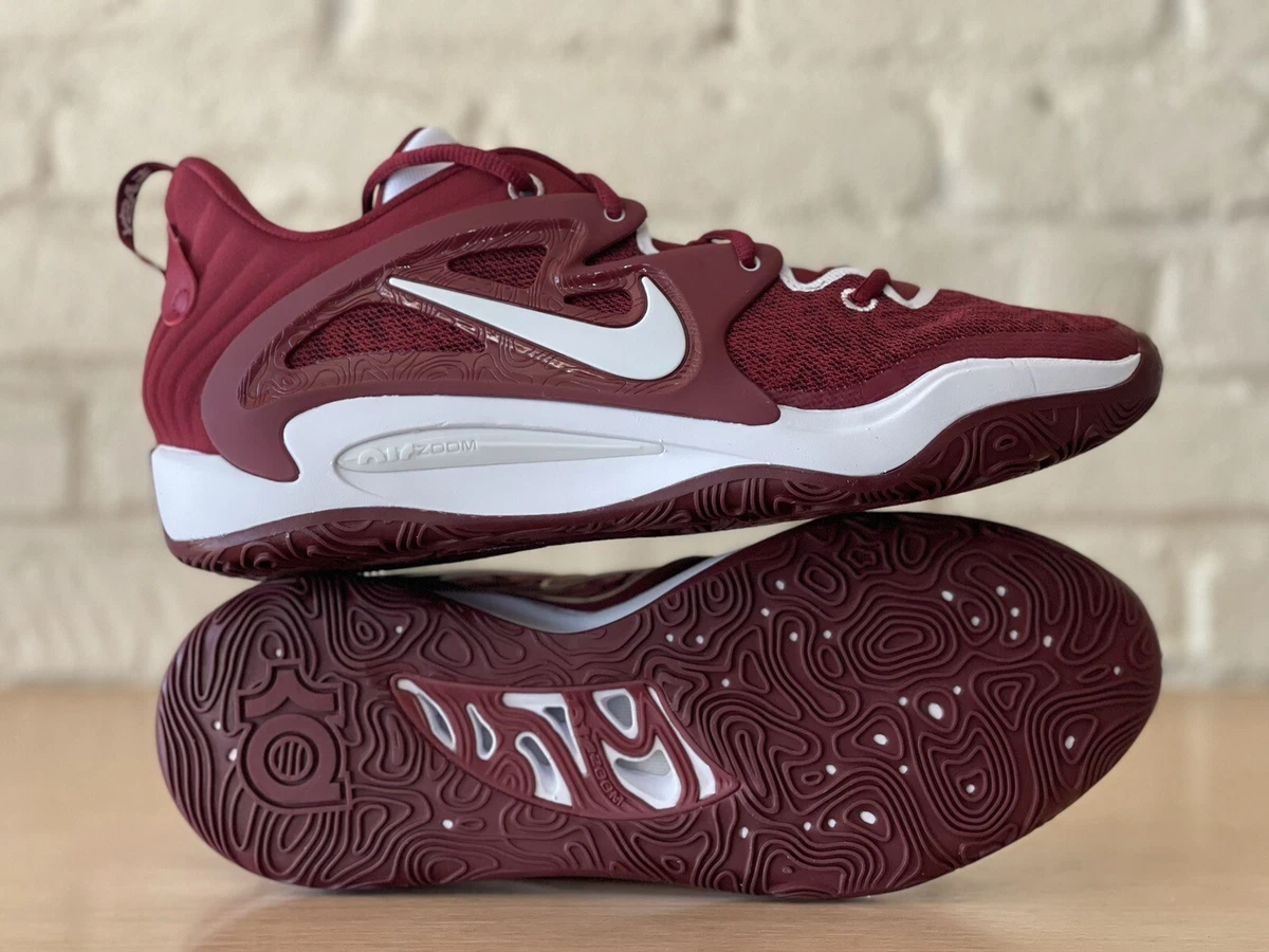 Maroon nike basketball clearance shoes