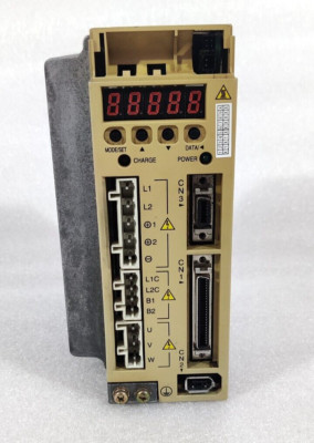 Yaskawa Elektrisch Servopack SGDM-04ADA Servo Drive