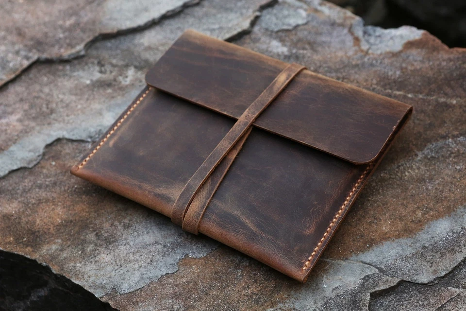 Personalized rustic leather sleeve case for Kindle Paperwhite 12th 11th 10th Gen - Image 4 of 4