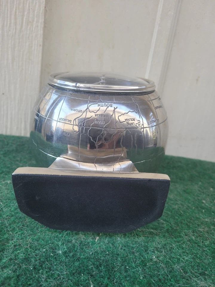 Reloj de mesa Z GALLERIE Titan Foto 2 de 4