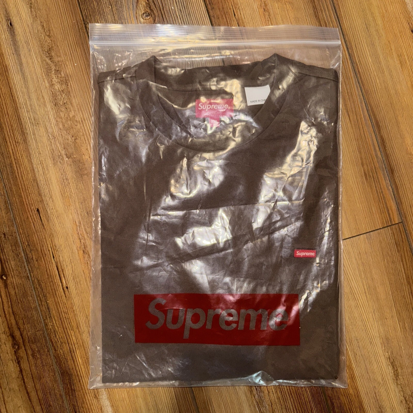 SUPREME PETITE BOITE TEE / TAILLE 2XL / MARRON / FW22 SEMAINE 1 (100 % AUTHENTIQUE)