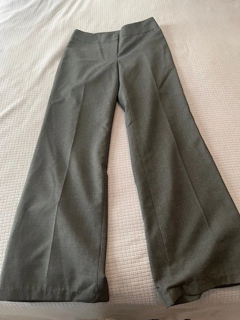 Traje pantalón gris Ann Taylor talla 2 Foto 2 de 4