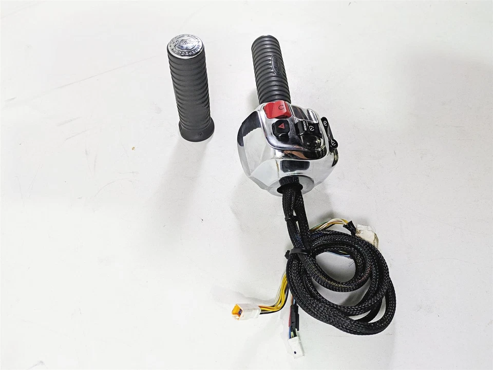 2017 Indian Chieftain Limited interruptor de controle de mão direita acelerador 2413027 - Imagem 2 de 4