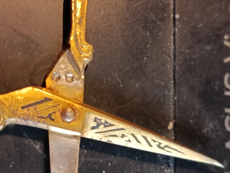 Ciseaux Dore Ancien Avec Poincon - Photo 3/4