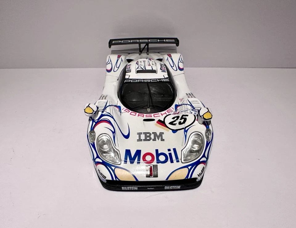 Maisto Porsche 911 GT1 #25 Le Mans 1998 1/18 Scale Diecast Model Car - Image 4 of 4