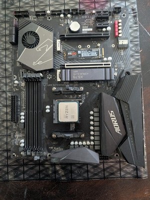 Bundle: GIGABYTE X570 AORUS ELITE WIFI ATX AM4 DDR4 4x DIMM w/CPU, AIO, NVME