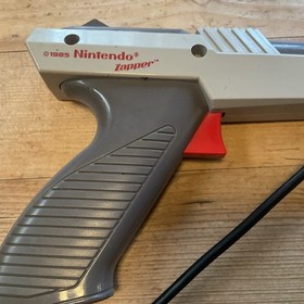 Nintendo NES Zapper Light Gun / Grey In Colour (UNTESTED) NES-005 