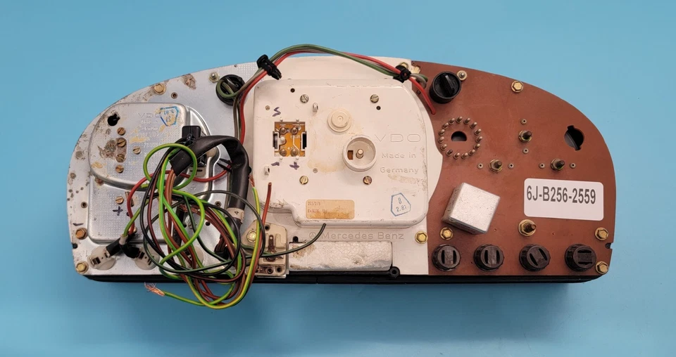 1981 MERCEDES BENZ R107/560SL/500SL USED INSTRUMENT CLUSTER P#87001021 - Image 3 of 4