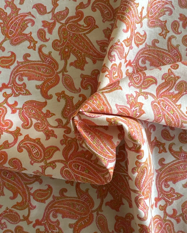 Tela floral vintage de algodón cachemir W21”xL45” rosa y verde sobre blanco 3 piezas Foto 4 de 4