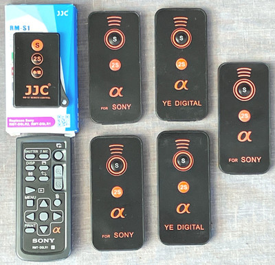 Restposten - Sony RMT-DSLR1 Fernbedienung + sechs andere generische - alle vermutlich funktionieren