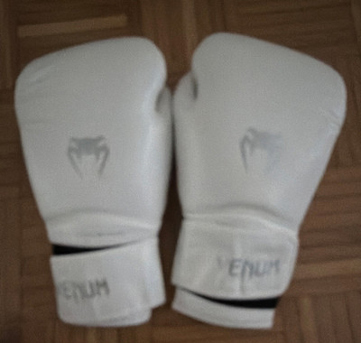 Venum Boxhandschuhe Modell Venum Weiß (Paar) mit Klettverschluss