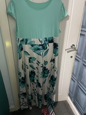 Woman’s Green Dress Sized 22