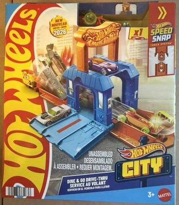 Hot Wheels City Dine & Go Drive Thru Track Play Set 2026 W/ Hot Dog Car -NEW