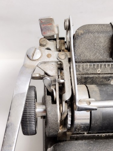 Vintage Royal Quiet Deluxe Portable Typewriter - For Parts/Repair, No Case - 第 6/12 張圖片