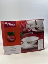 Better Homes And Gardens  Poinsettia 12 Piece Dinnerware Set Boxed