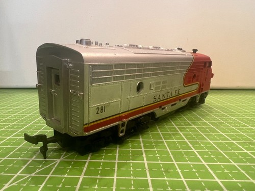 Vintage HO Scale EMD F7 Diesel Locomotive "Santa Fe" #281 Made In Yugoslavia - Picture 12 of 15