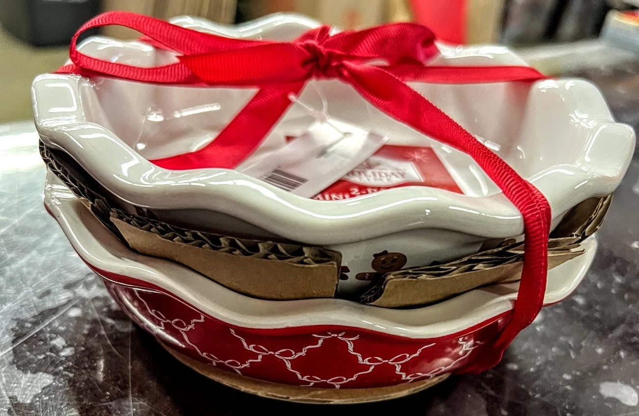 New 2 Pack Holiday Time Mini Stoneware Pie Plates 6 1/2" x 1 1/2" patterns vary