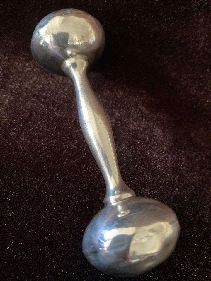 Juguete coleccionable de sonajero bebé vintage de plata de ley. Foto 4 de 4